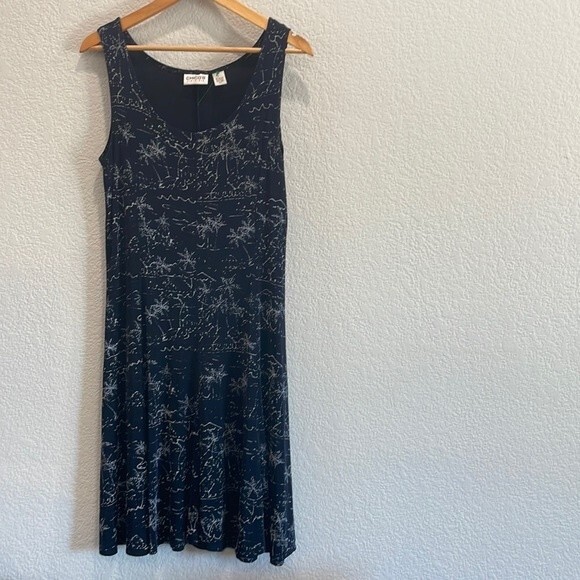 Chico's Travelers Navy Blue Palm Tree Print Stretchy Fit & Flare Dress Medium - Picture 1 of 6